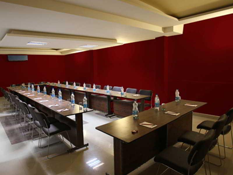Emblem Hotel Sector 14 Gurgaon Kinh doanh bức ảnh