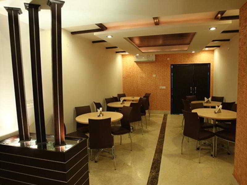 Emblem Hotel Sector 14 Gurgaon Ngoại thất bức ảnh