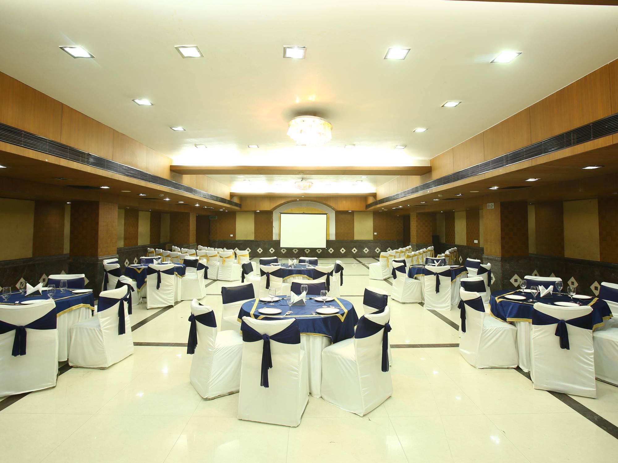 Emblem Hotel Sector 14 Gurgaon Ngoại thất bức ảnh