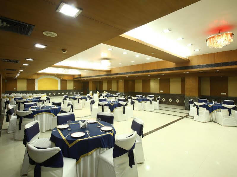 Emblem Hotel Sector 14 Gurgaon Ngoại thất bức ảnh
