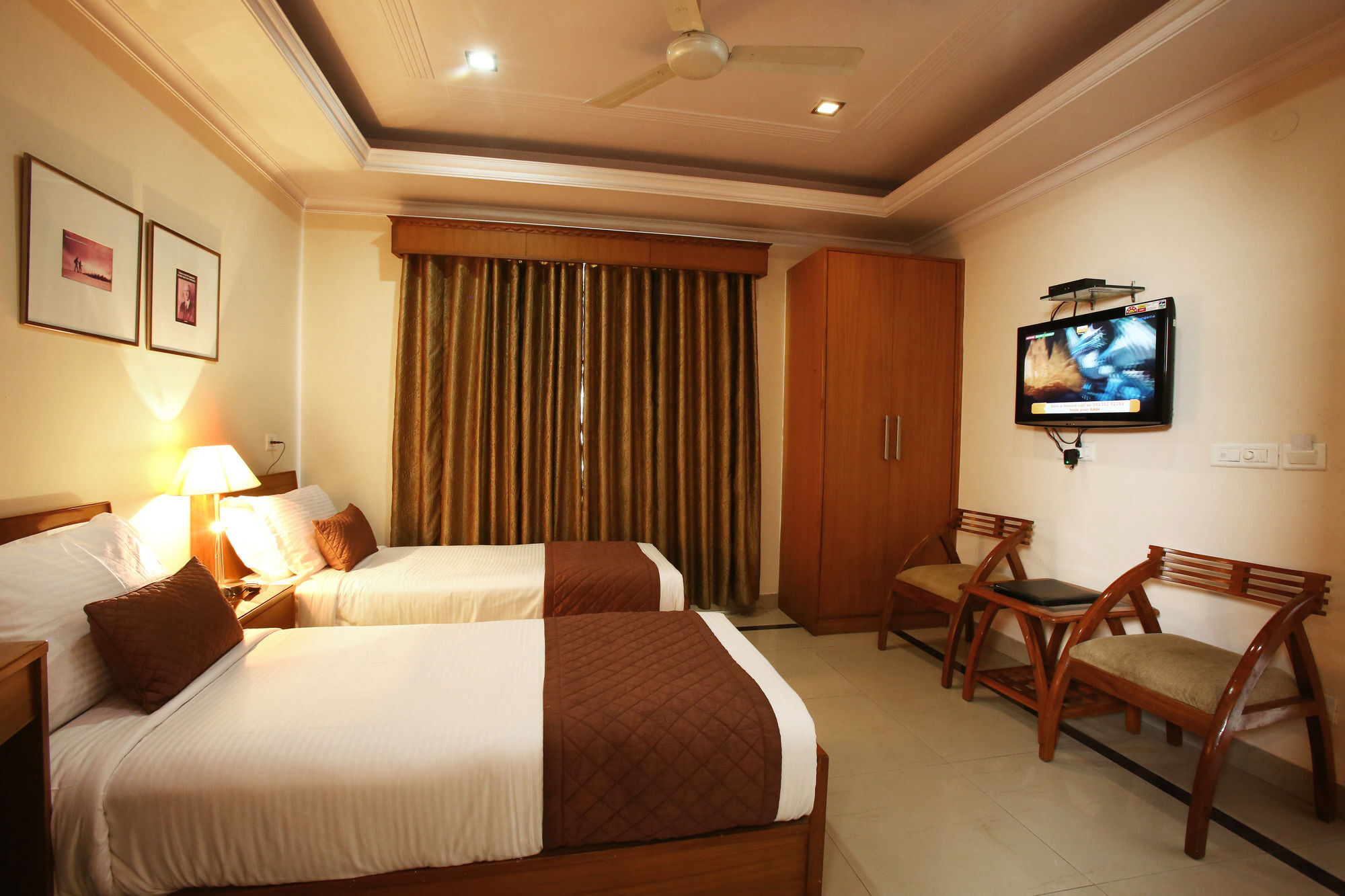 Emblem Hotel Sector 14 Gurgaon Ngoại thất bức ảnh