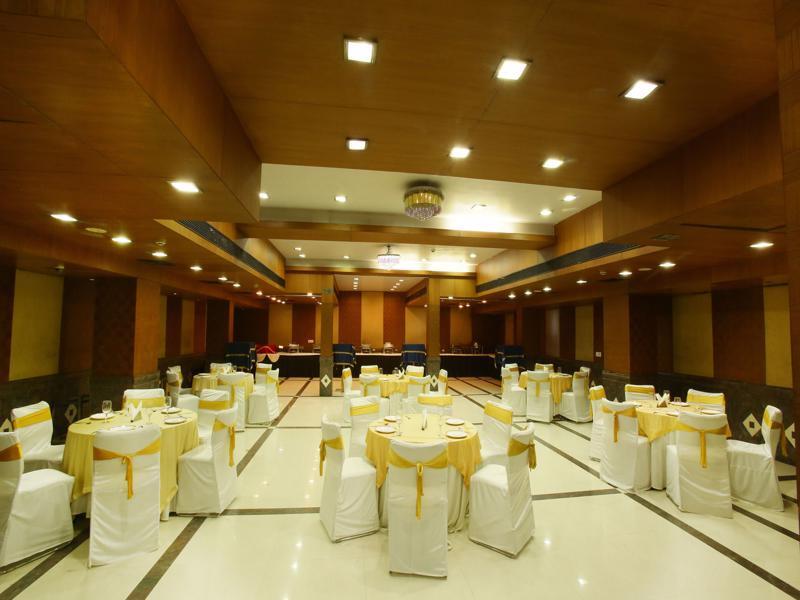 Emblem Hotel Sector 14 Gurgaon Ngoại thất bức ảnh