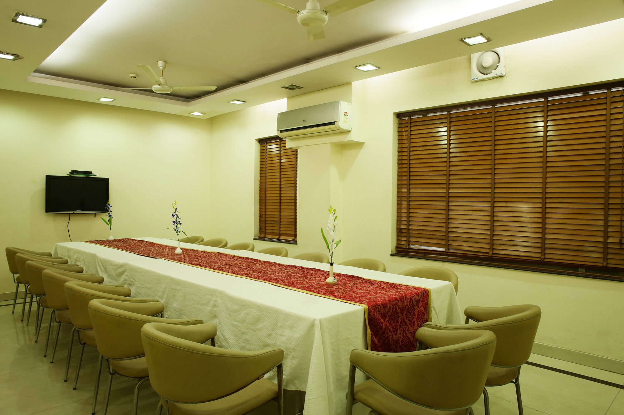 Emblem Hotel Sector 14 Gurgaon Ngoại thất bức ảnh